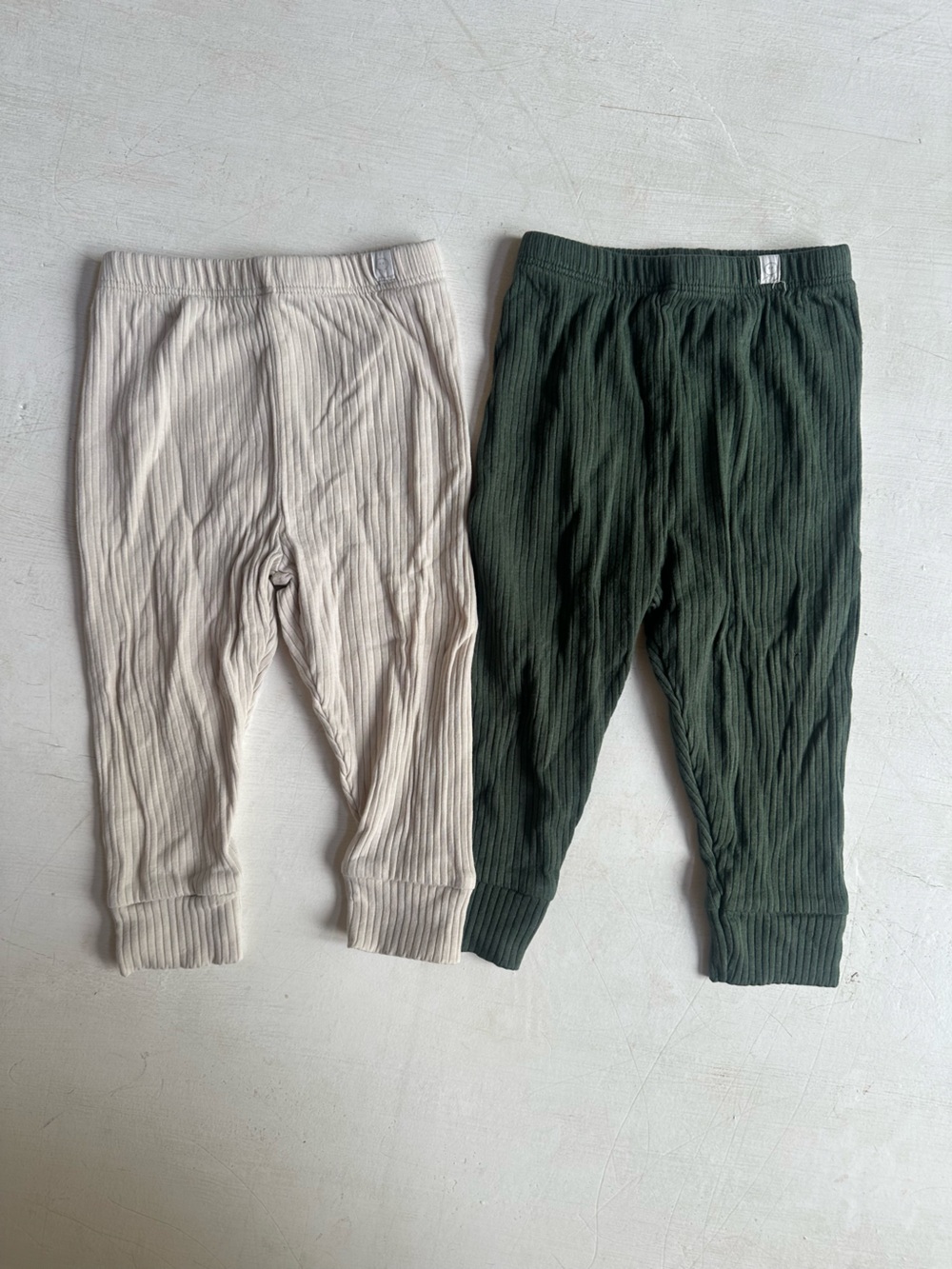 Mori Ribbed Lounge Pants Set in Cream & Dark Green